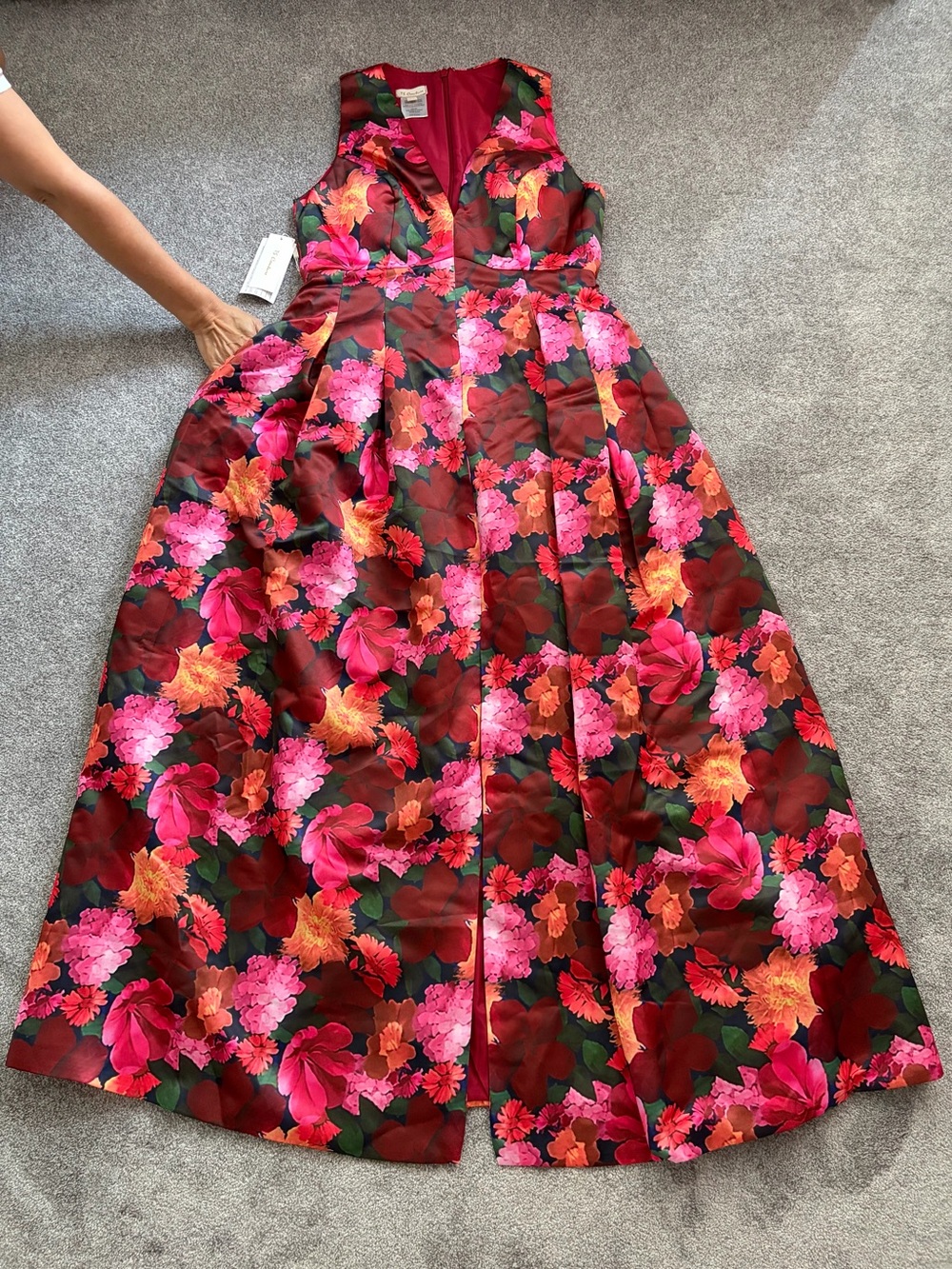 Vibrant Floral V-Neck Sleeveless Maxi Dress